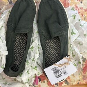 Sanuk Dark Green Slip-On Flats